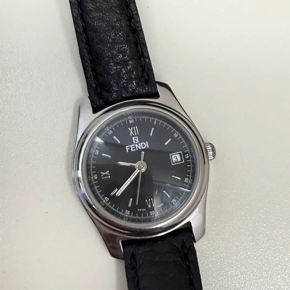 ✨ Vintage Fendi 210L Stainless Steel Watch – Excellent Condition! ✨ - Picture 1 of 11